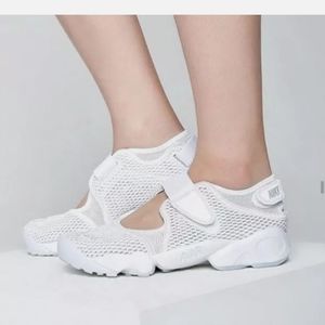 nike air rift womens size 6